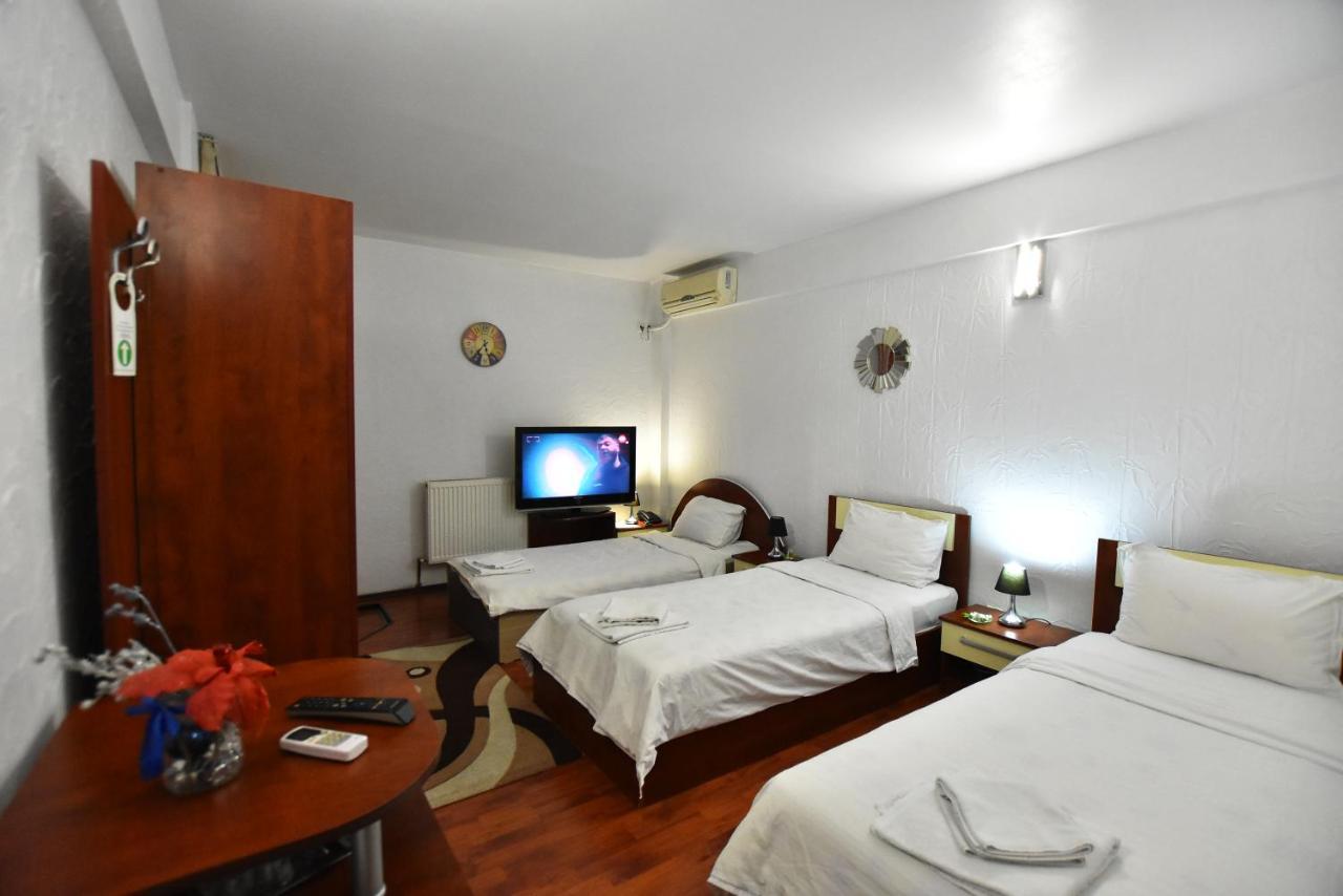 Hotel Euphoria Craiova Buitenkant foto