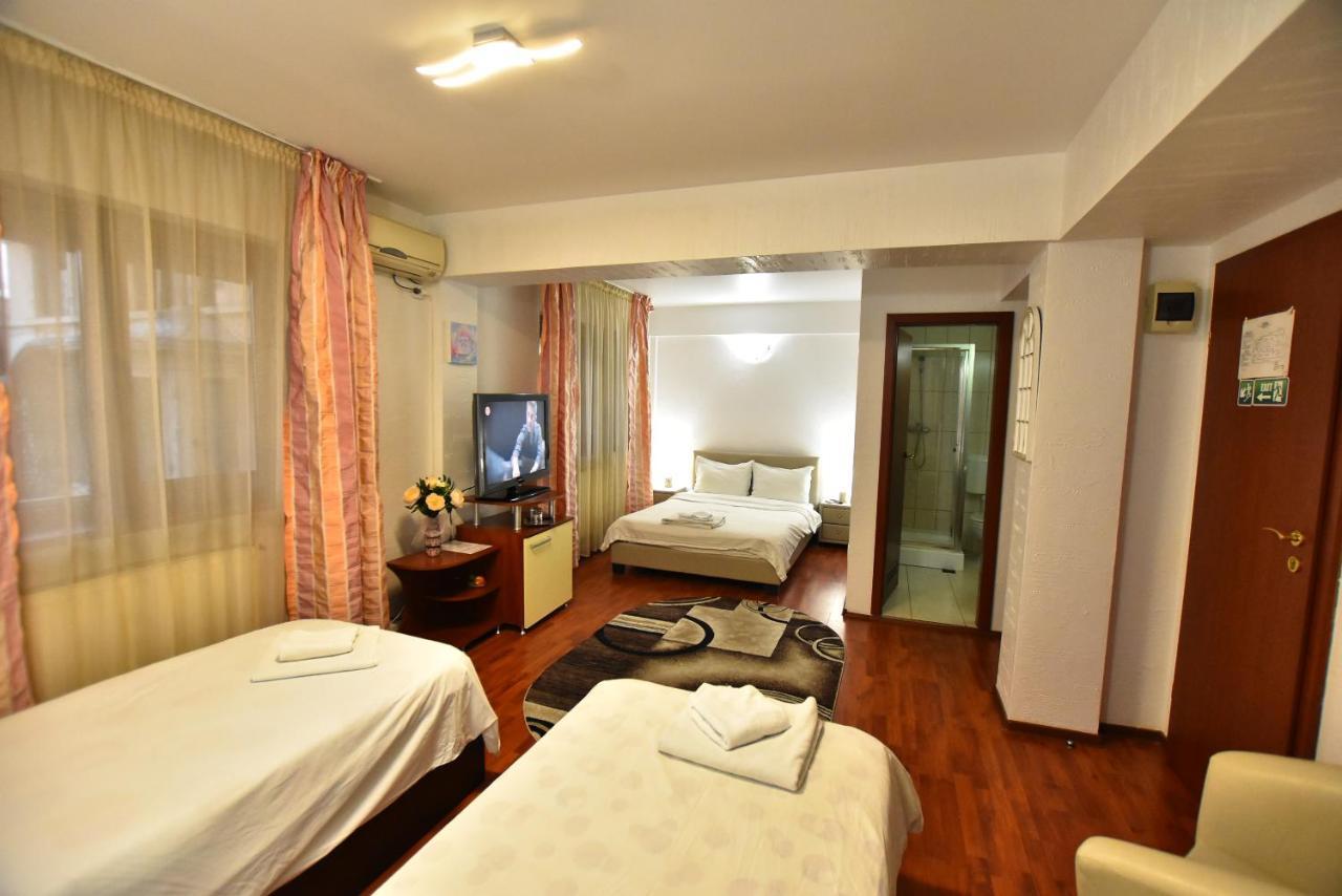 Hotel Euphoria Craiova Buitenkant foto