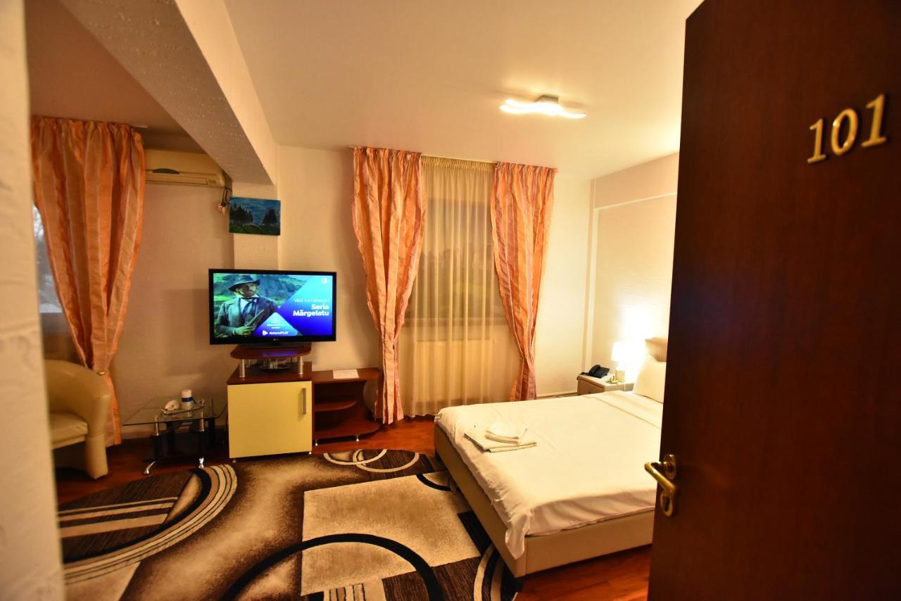Hotel Euphoria Craiova Buitenkant foto