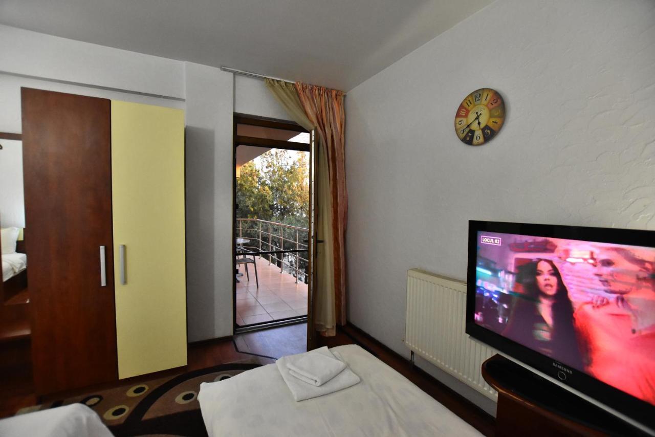 Hotel Euphoria Craiova Buitenkant foto