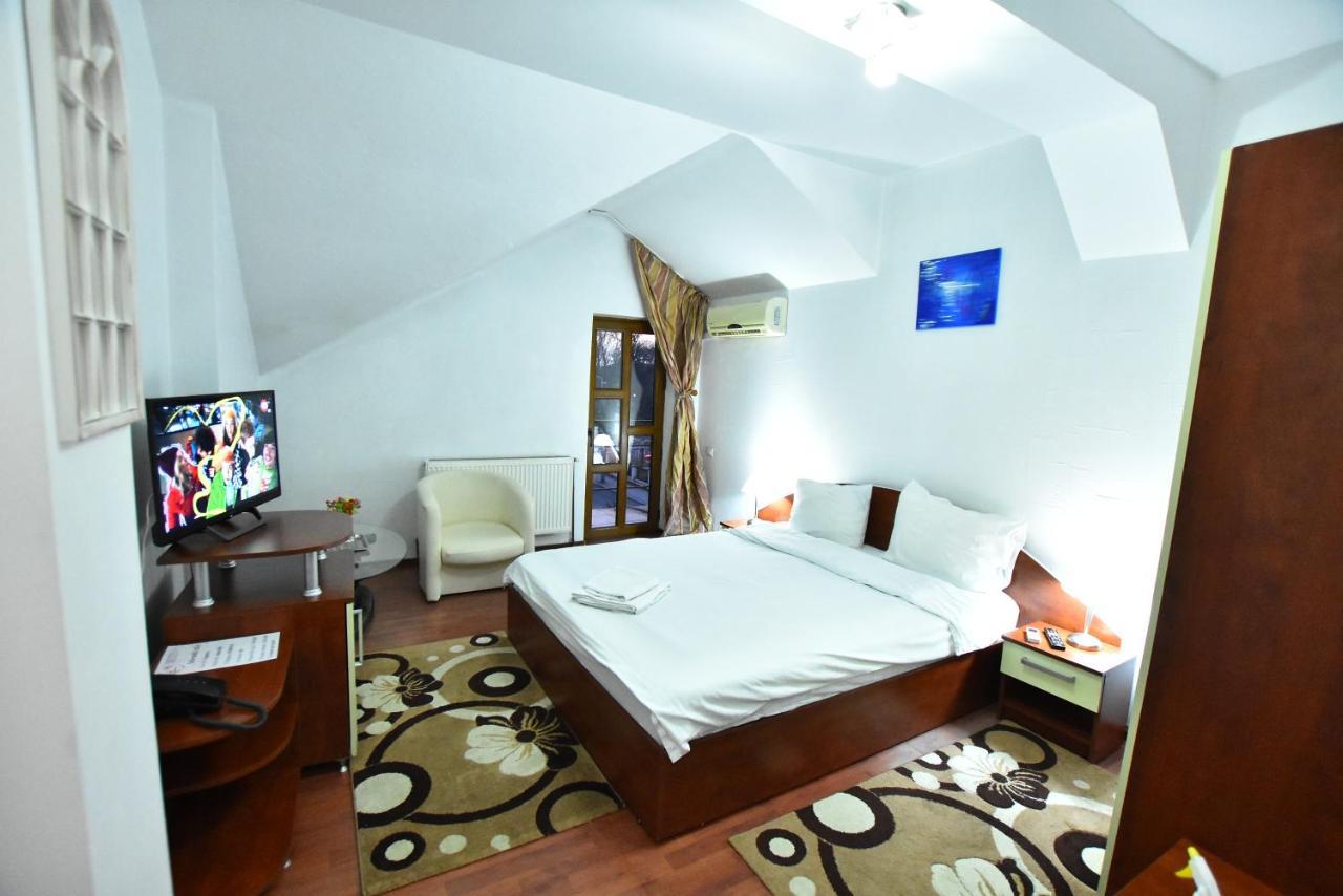 Hotel Euphoria Craiova Buitenkant foto