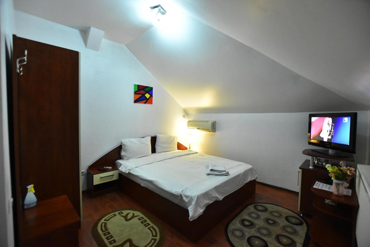 Hotel Euphoria Craiova Buitenkant foto