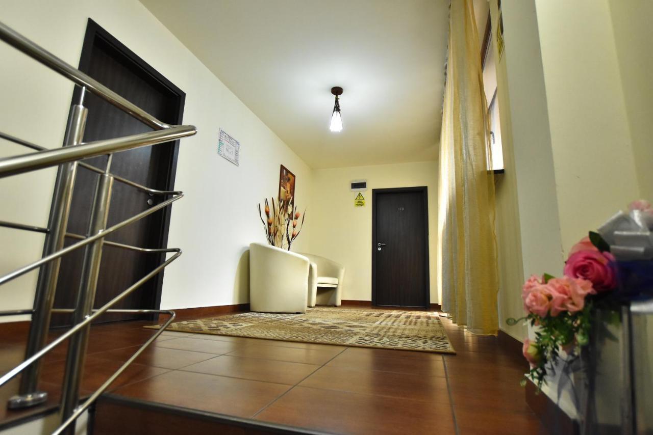 Hotel Euphoria Craiova Buitenkant foto