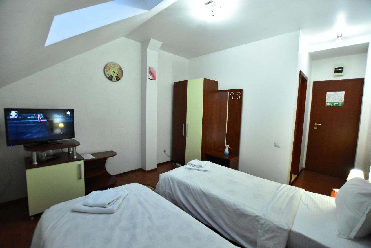 Hotel Euphoria Craiova Buitenkant foto