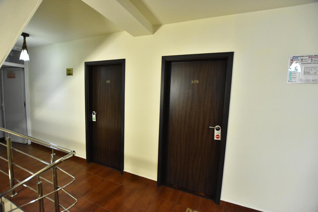 Hotel Euphoria Craiova Buitenkant foto