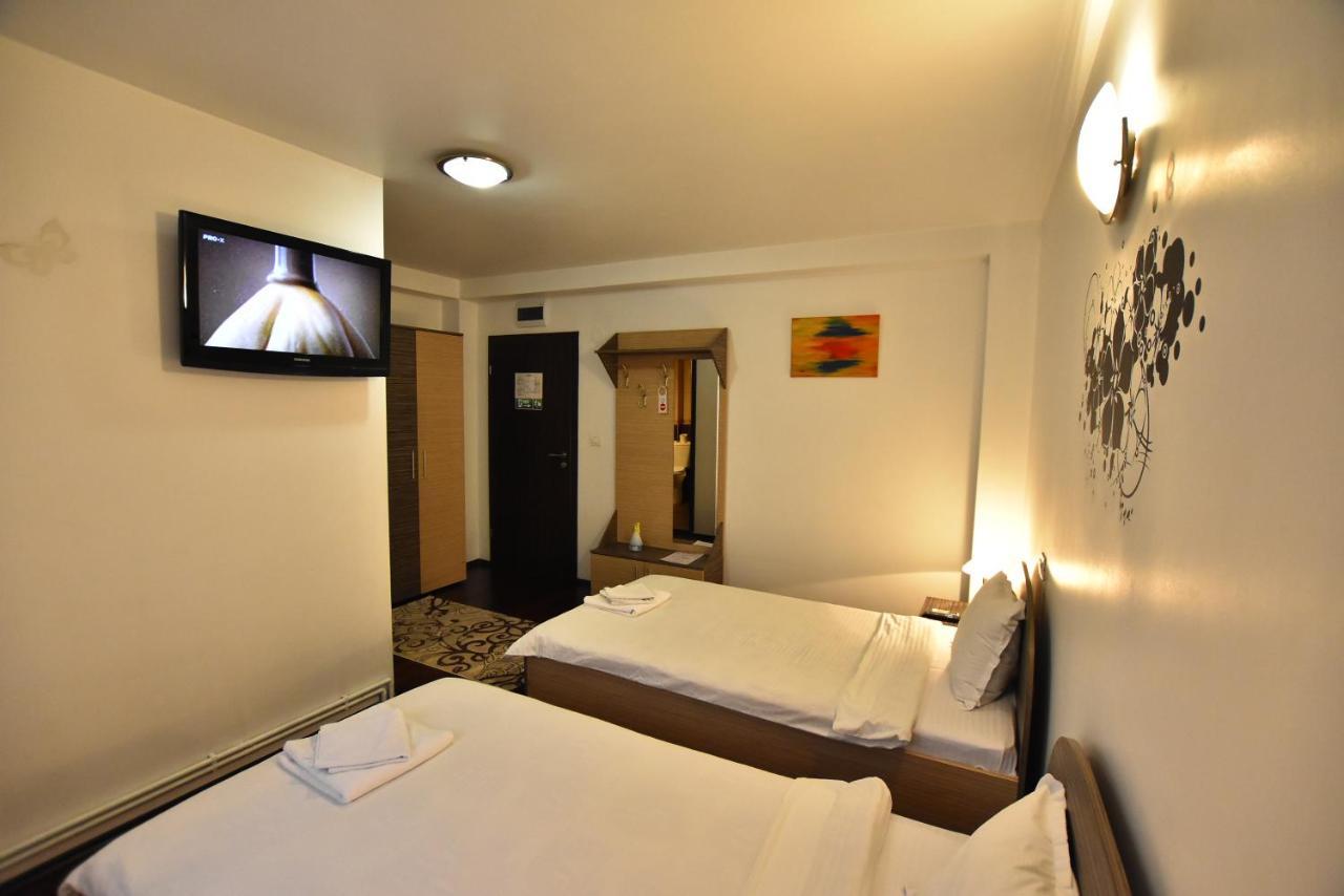 Hotel Euphoria Craiova Buitenkant foto