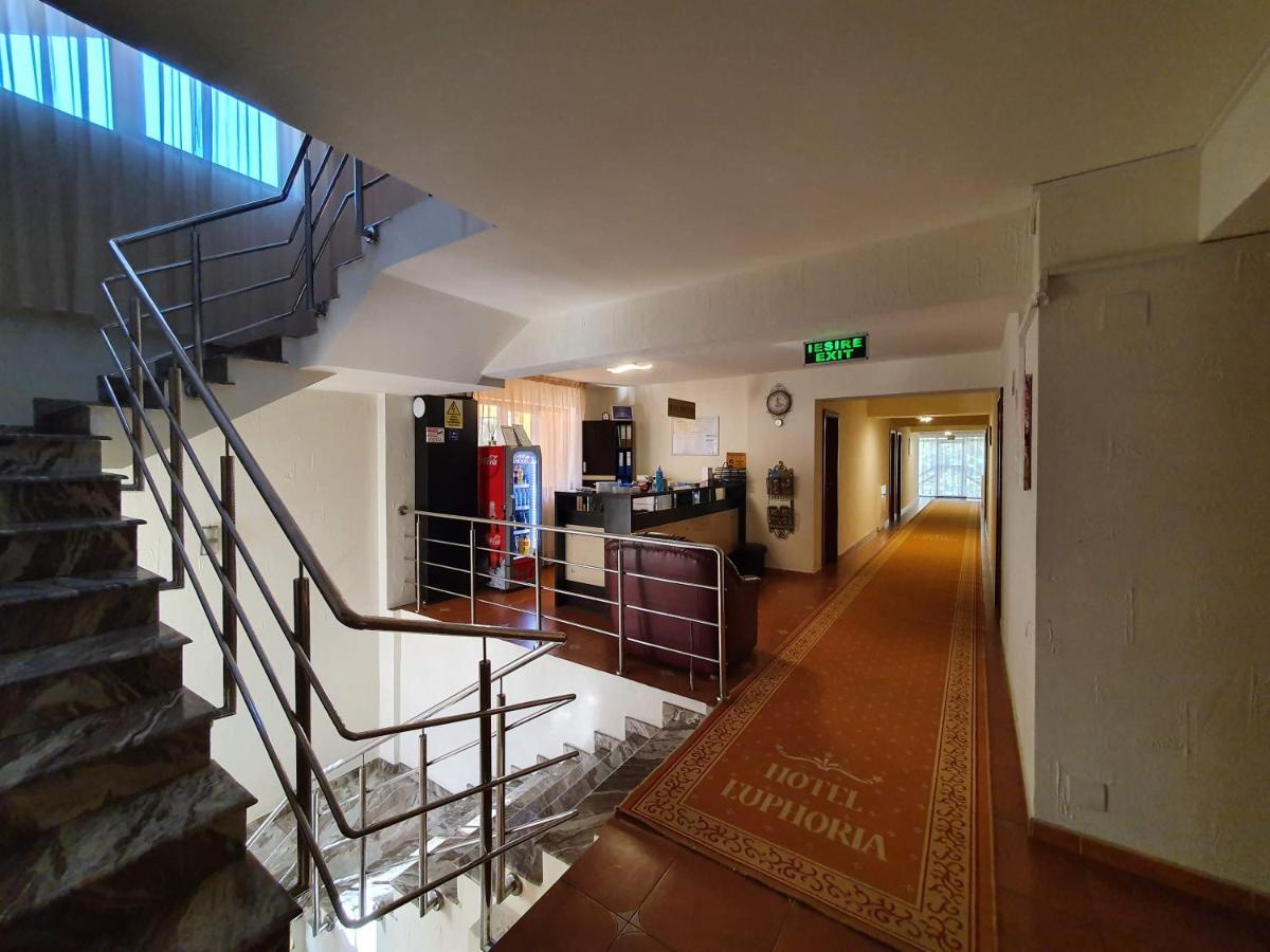 Hotel Euphoria Craiova Buitenkant foto