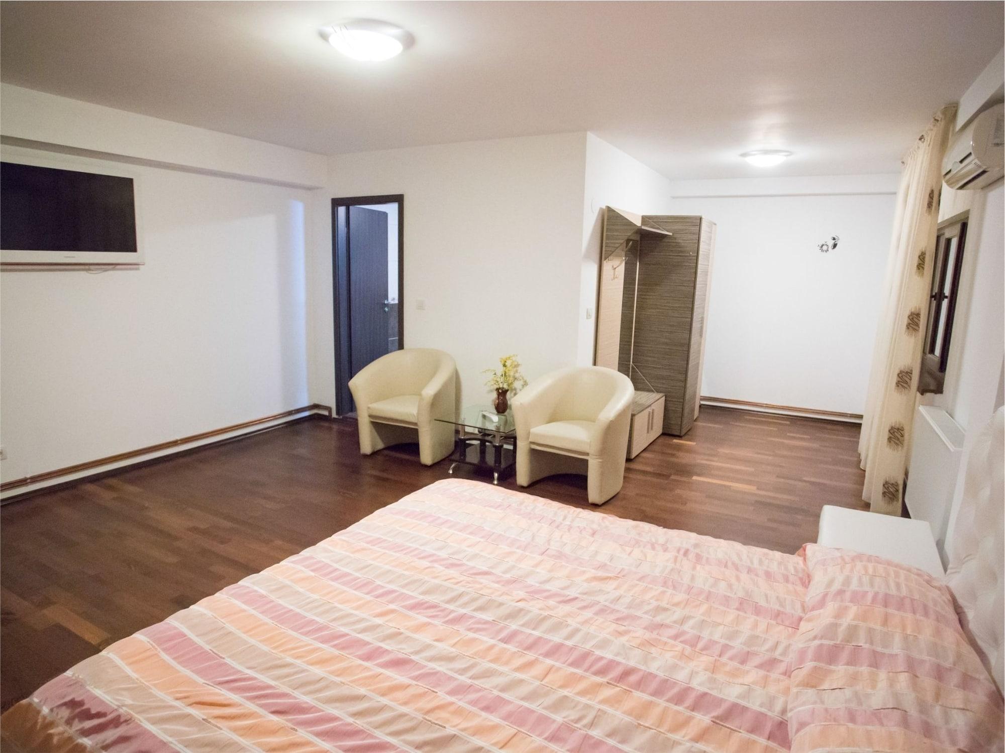 Hotel Euphoria Craiova Buitenkant foto