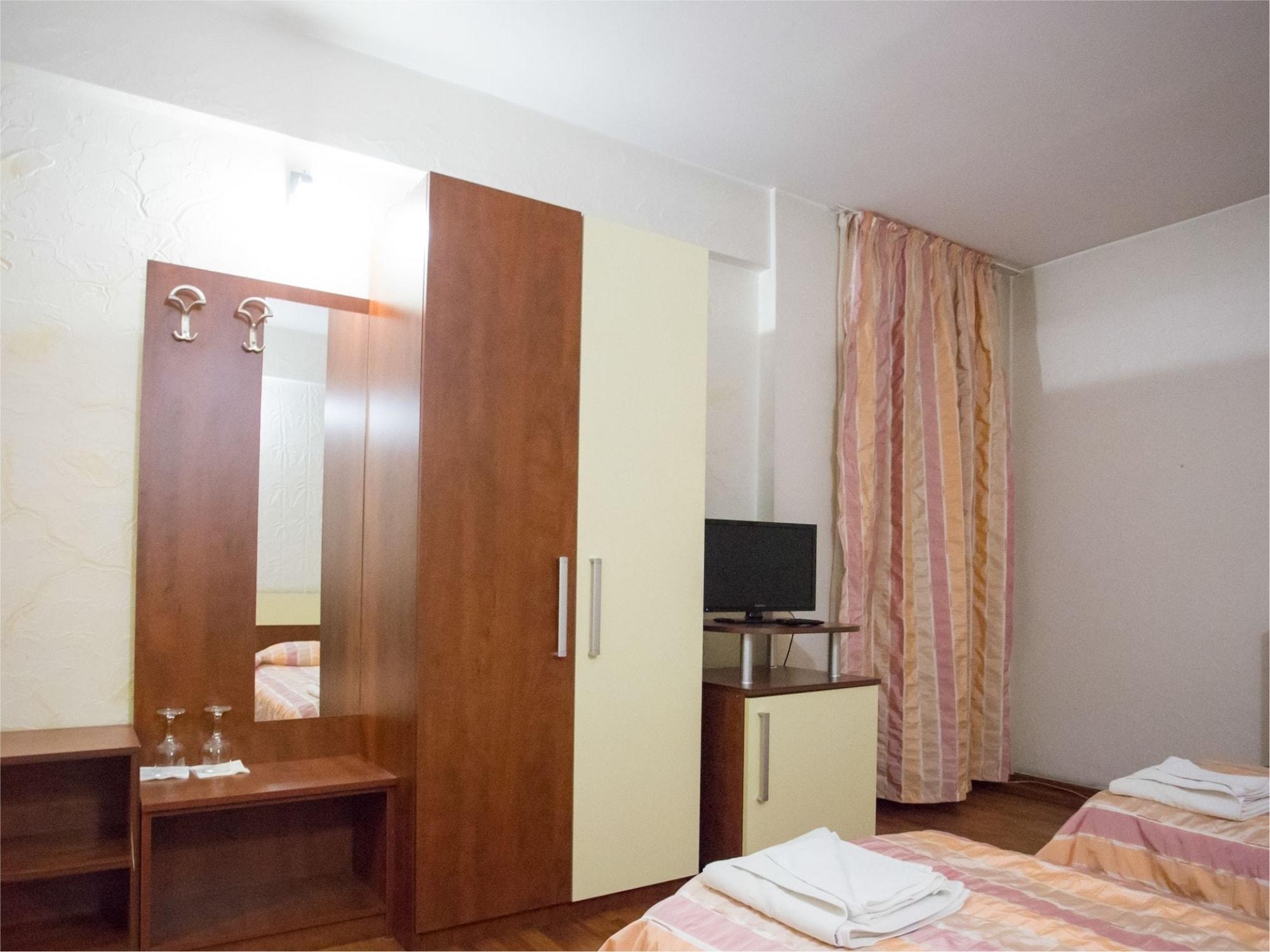 Hotel Euphoria Craiova Buitenkant foto