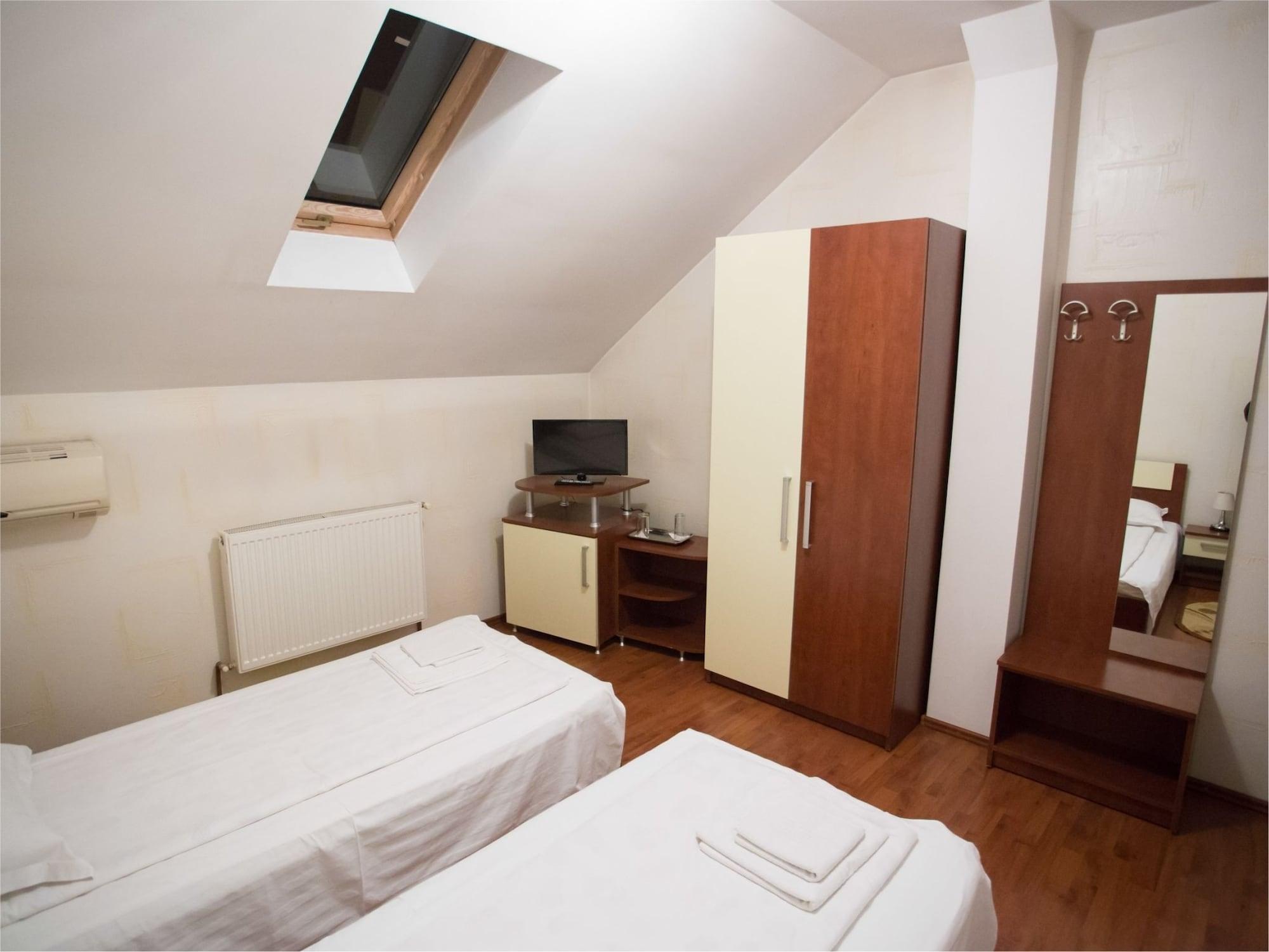 Hotel Euphoria Craiova Buitenkant foto