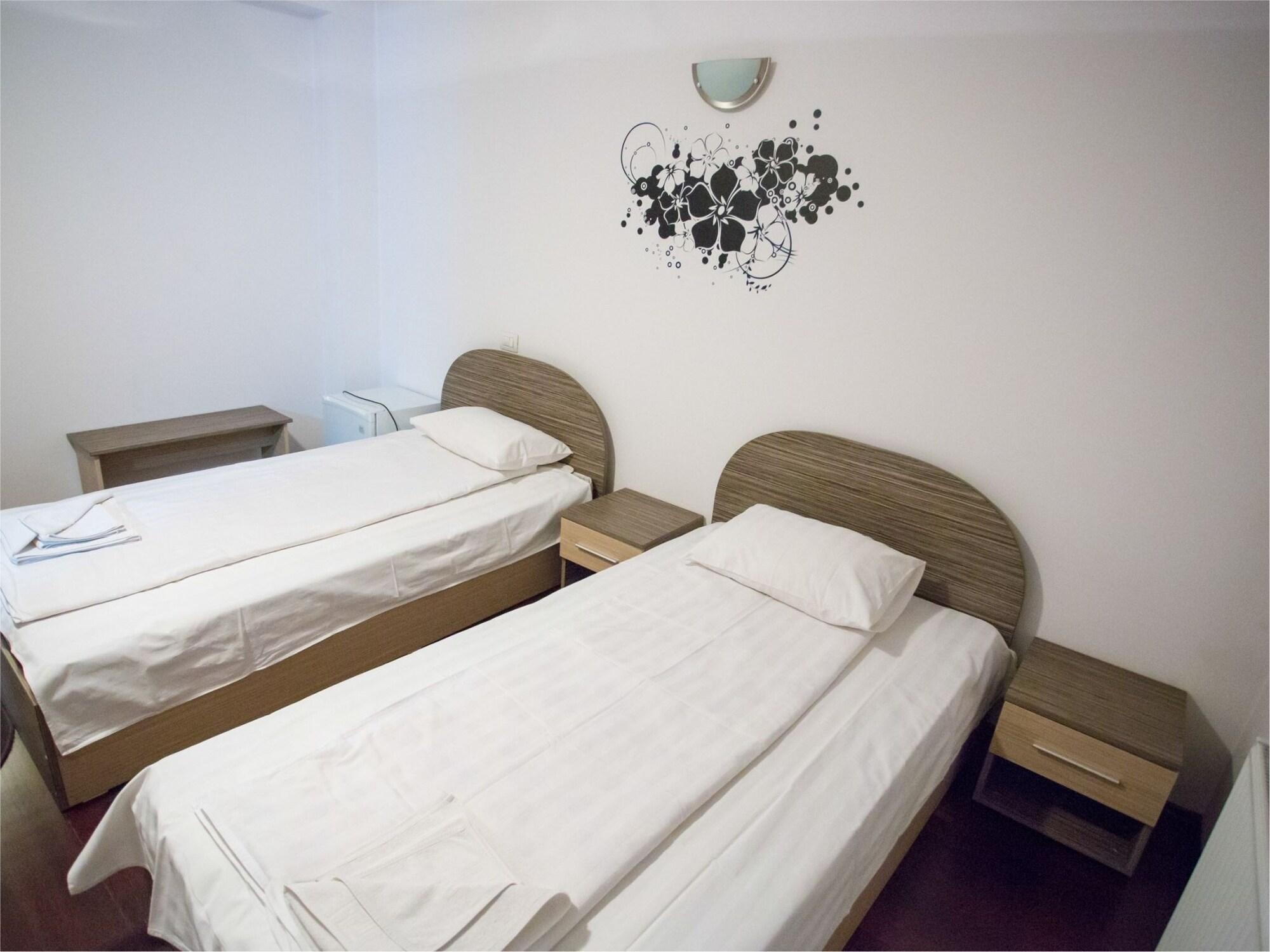 Hotel Euphoria Craiova Buitenkant foto