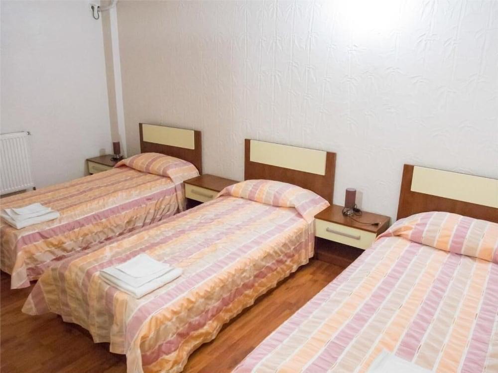 Hotel Euphoria Craiova Buitenkant foto