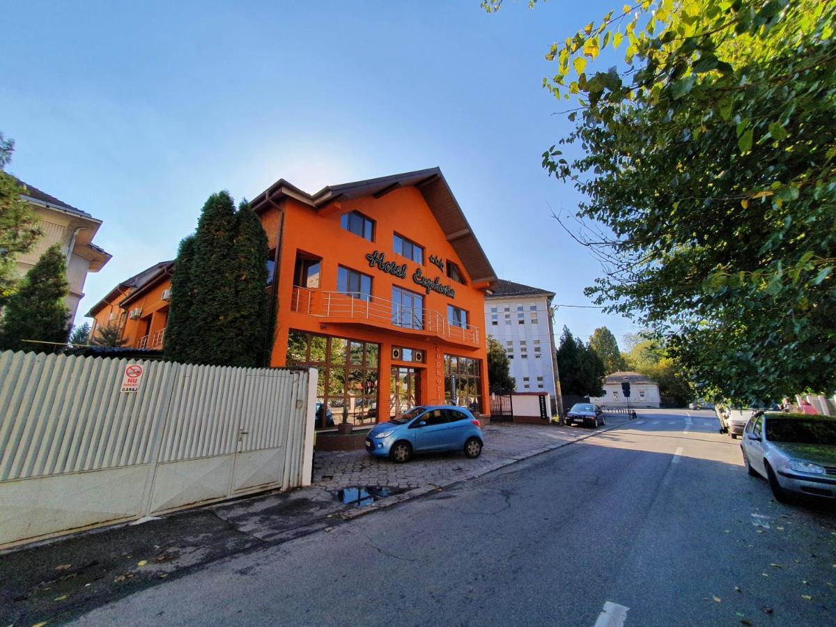 Hotel Euphoria Craiova Buitenkant foto