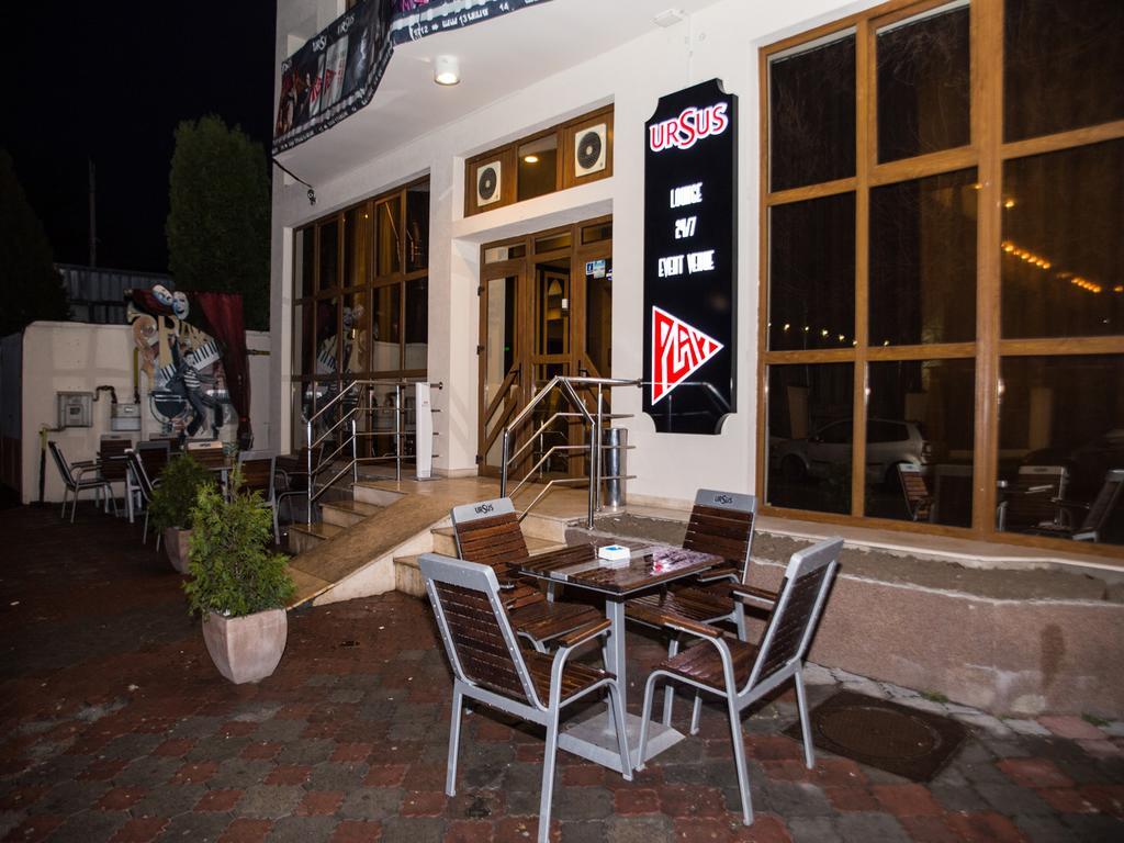 Hotel Euphoria Craiova Buitenkant foto