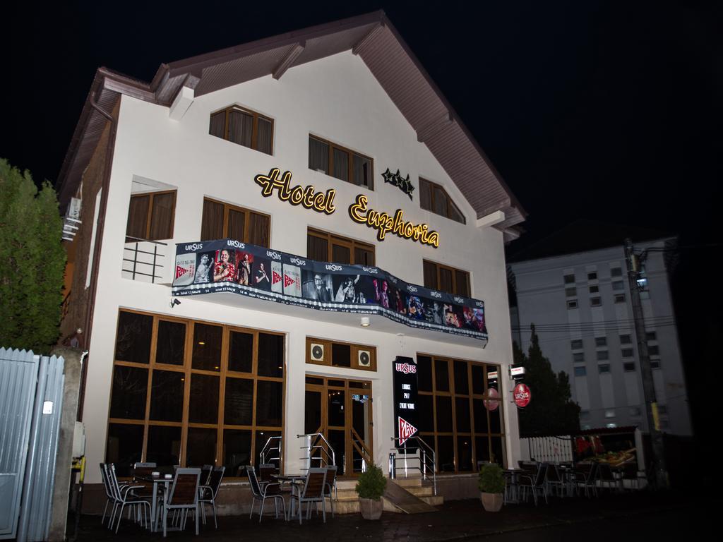Hotel Euphoria Craiova Buitenkant foto